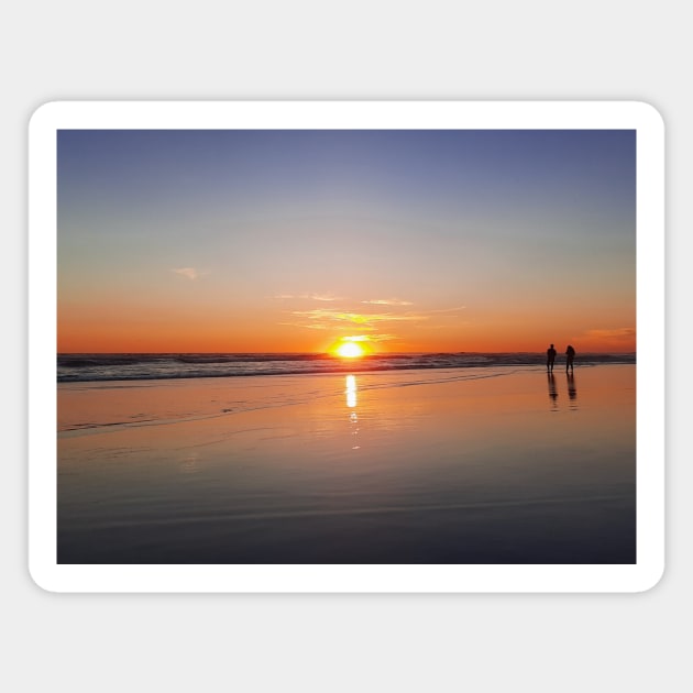 Silhouetted couple enjoys sunset at beach Magnet by kall3bu